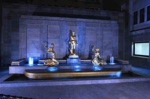 5 star hotels in turin - Golden Palace hotel gold statues outside