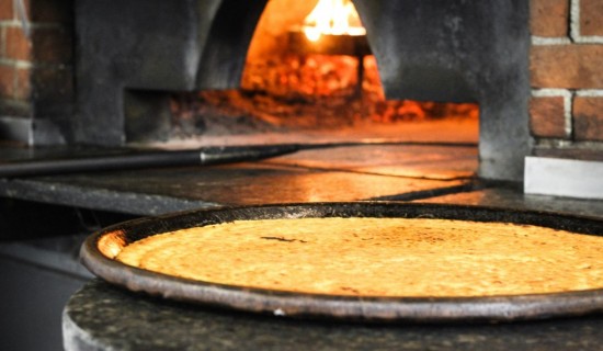Pizzeria Dessi Turin - photo of the farinata pizza specialty 