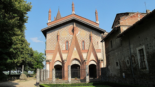 things to see in piedmont include the abbey of Sant’Antionio di Ranverso - exterior view 